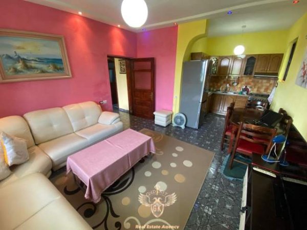 Durres, shes shtepi 3+1+A+BLK Kati 1, 263 m² 85.000 Euro (Shkolla Eftali Koci)