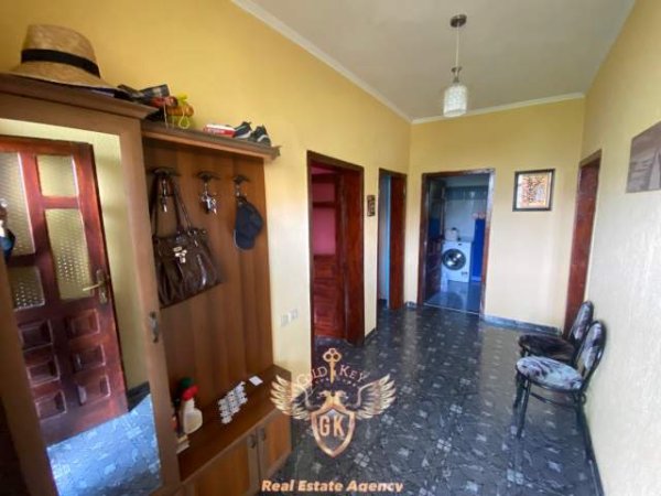 Durres, shes shtepi 3+1+A+BLK Kati 1, 263 m² 85.000 Euro (Shkolla Eftali Koci)