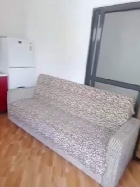 Tirane, jap me qera shtepi 1+1 Kati 1, 20.000 Leke (Rruga Jordan Misja)