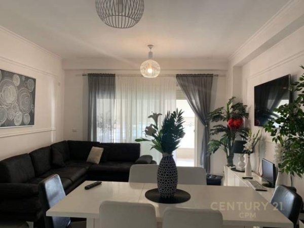 Tirane, jepet me qera apartament 2+1+BLK Kati 3, 111 m² 450 Euro (ali demi)