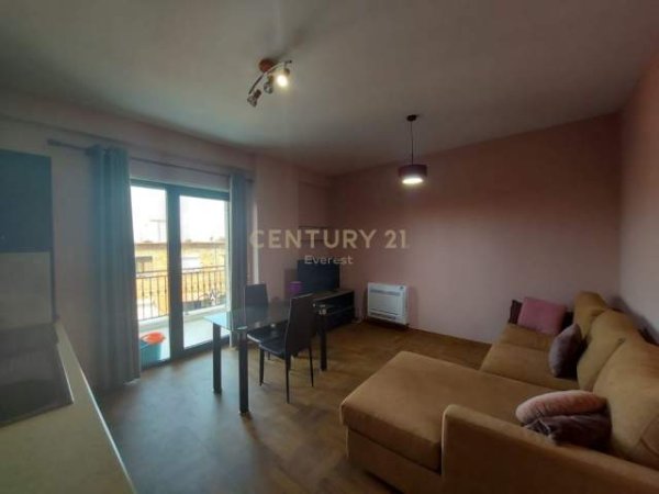 Tirane, jepet me qera apartament 1+1+BLK Kati 4, 60 m² 500 Euro (Blv. Zogu i Pare)