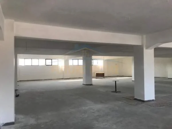 Durres, jepet me qera magazine Kati 0, 3.500 Euro (Shkozet)