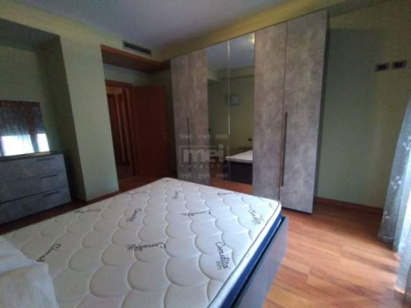 Tirane, jepet me qera apartament 2+1+BLK 100 m² 800 Euro (9 Kateshet)