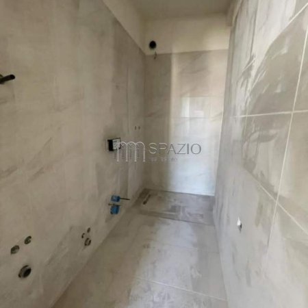 Tirane, shitet apartament 2+1+BLK Kati 5, 104 m² 84.000 Euro (Yzberisht)