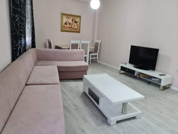 Tirane, jepet me qera apartament 2+1 Kati 3, 550 eur