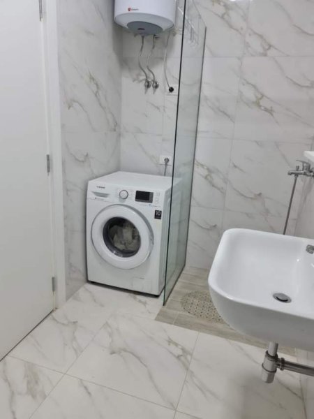 Tirane, jepet me qera apartament 2+1 Kati 3, 550 eur