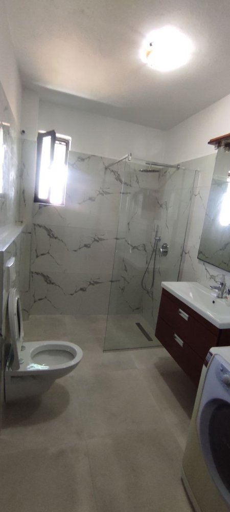 Tirane, jepet me qera apartament 2+1+BLK Kati 8, 80 m² 499 Euro (Grigor Gjirokastriti)