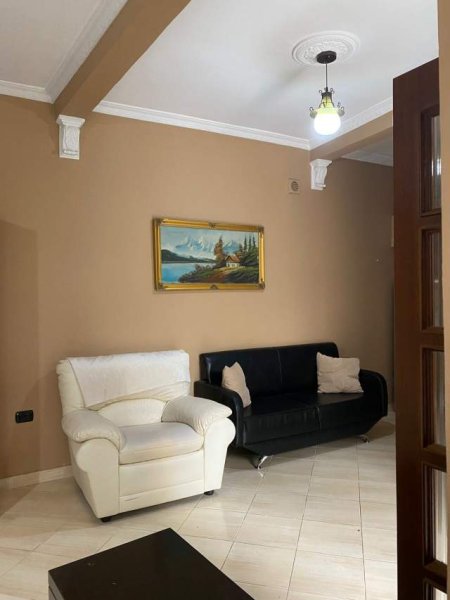 Tirane, jepet me qera apartament 1+1 Kati 1, 50 m² 35.000 Leke (mbi vilen gold)