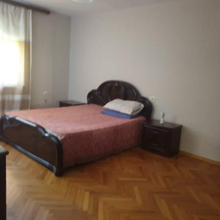 Tirane, jepet me qera apartament 2+1 Kati 4, 95 m² 400 Euro (Rruga e Durresit)