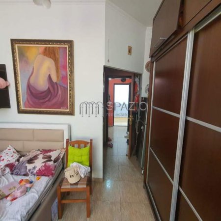 Tirane, shitet garsonier Kati 1, 27 m² 28.000 Euro (Porcelan)