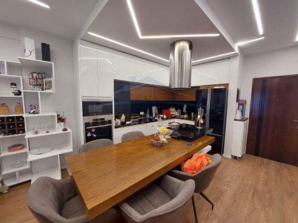 Tirane, jepet me qera apartament 2+1+A+BLK Kati 4, 109 m² 550 Euro (21 Dhjetori) PARK29041
