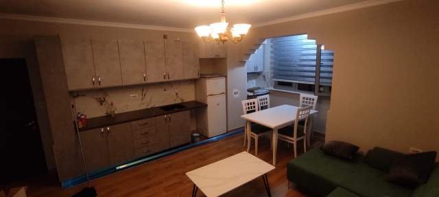 Tirane, jepet me qera apartament 2+1+BLK Kati 8, 80 m² 580 Euro (fusha e aviacionit)