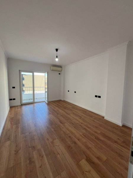 Në shitje, Apartament 2+1 Vendndodhja :Ish Parku i Autobusave, Tiranë,TT 533