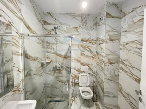 Shitet, Apartament 2+1+2, Unaza e Re. UNA40434