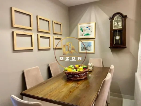 Apartament 3+1 me Qira, i Përshtatshëm për Biznes tek 21 Dhjetori!