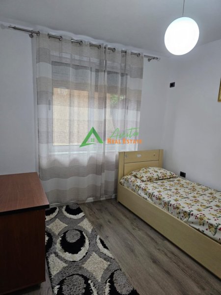 Vasil Shanto ofrojme per shitje apartament 2+1