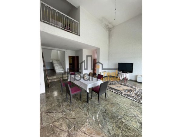 Qera, Vilë 3-katëshe, Kodra e Priftit, Tiranë - 1800€ | 456.8 m²