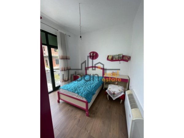 Qera, Vilë 3-katëshe, Kodra e Priftit, Tiranë - 1800€ | 456.8 m²