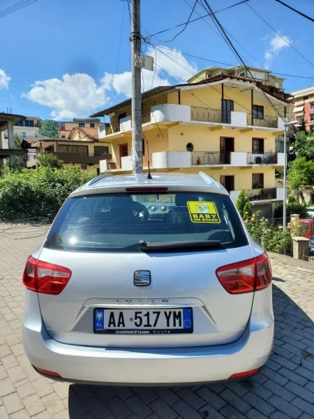 Shitet Seat Ibiza 1.6 nafte viti 2011