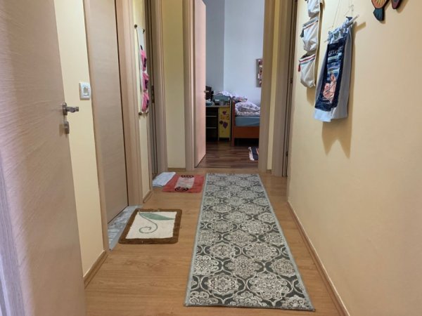 Shitet Apartament 2+1+2 tualete ne Kinostudio te fizika berthamore