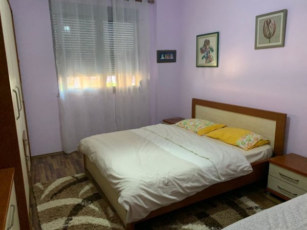 Shitet Apartament 2+1+2 tualete ne Kinostudio te fizika berthamore