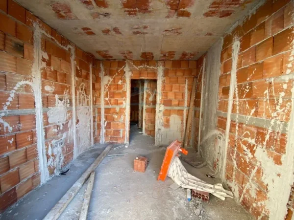 Shitet, Apartament 2+1+2, Rruga Hoxha Tahsim, Tirane