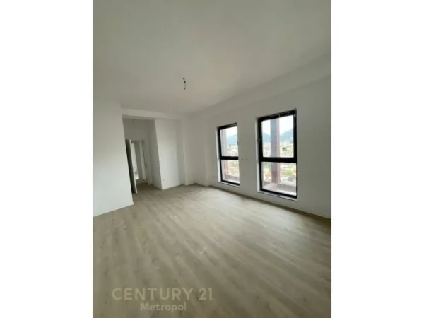 APARTAMENT 2+1 JAPIM ME QIRA TEK GARDEN BUILDING