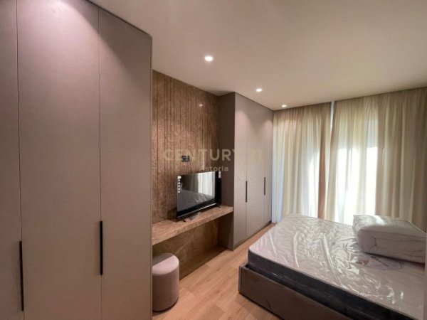 Jepet me qira apartament 2+1+2+ post parkimi te "Grand Gallery" ne Yzberish