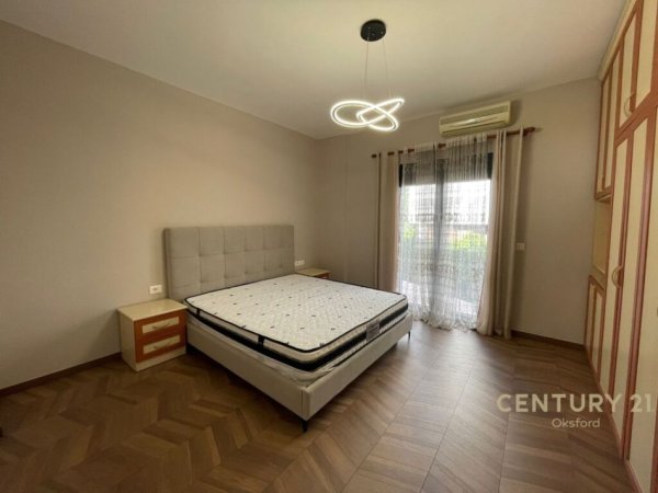 KOMUNA PARISIT, APARTAMENT 2+1+2 + POST PARKIMI ME QERA !