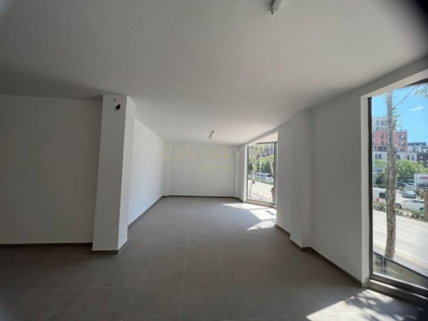 Ambient Biznesi për Qira në Laprakë, Tiranë - 1250€ | 125 m²