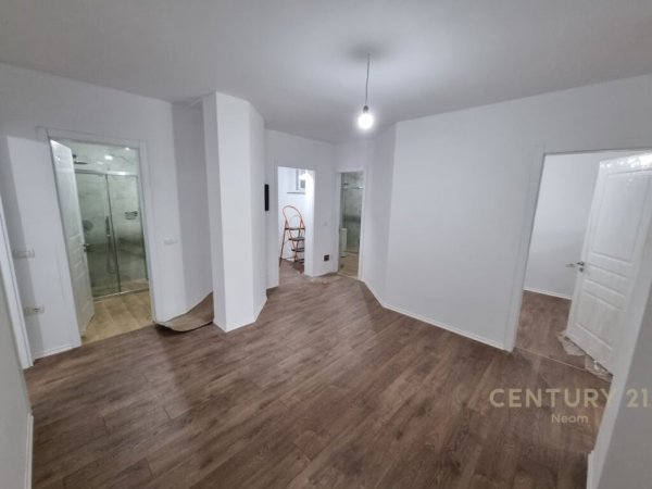 Shitet Apartament 3+1+2+oborr ne kompleksin e vilave Arabe