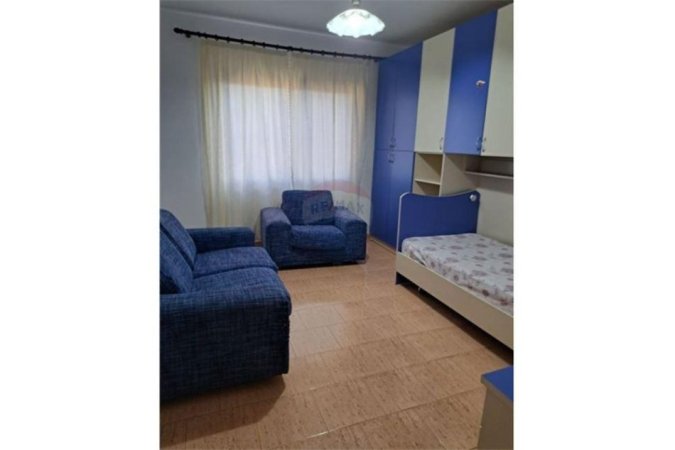 Apartament 2+1 me qera tek Pazari i Ri