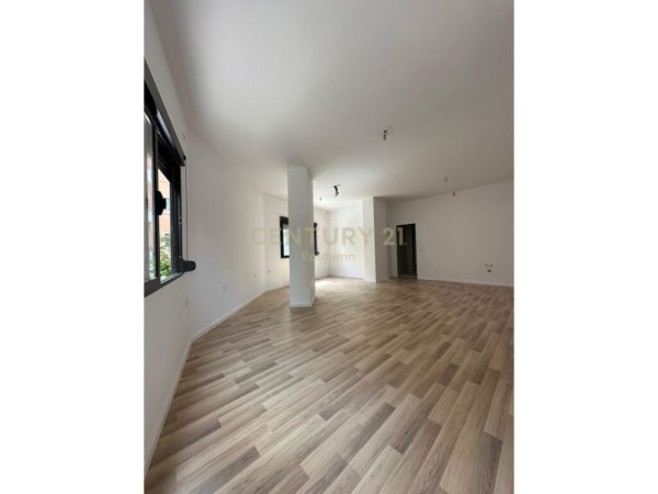 SHITET APARTAMENT 1+1 NE PLAZH !