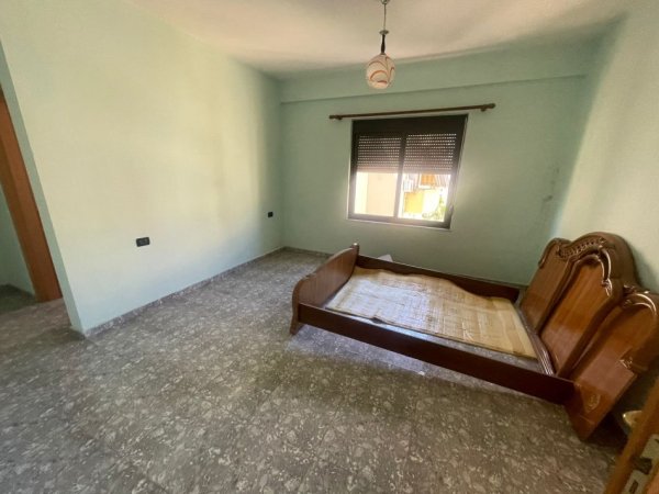 Apartament 2+1+2 per shitje ne Golem