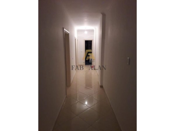 Tirane, jepet me qera apartament 1+1, Kati 3, 112 m2 350 € (Fresku)