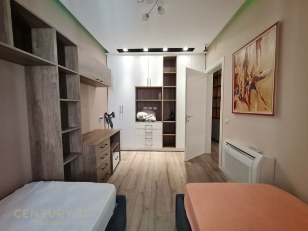 Tirane, jepet me qera apartament 2+1, Kati 1, 86 m2 800 € 