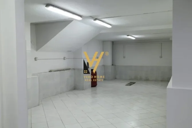 Tirane, shes ambjent biznesi , Kati -1, 110 m2 90,200 € (RRUGA IRFAN TOMINI)