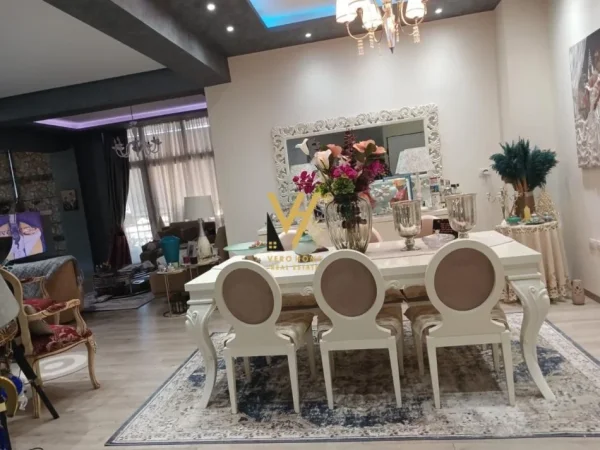 Tirane, shes apartament 2+1+Ballkon, Kati 6, 140 m2 286,000 € 