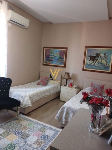 Tirane, shes apartament 2+1+Ballkon, Kati 6, 140 m2 286,000 € 