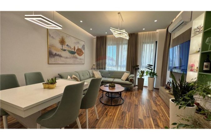 Tirane, jepet me qera apartament 1+1, Kati 15, 75 m2 800 € (Rruga Kavajes - Rruga e Kavajës, Shqipëri)