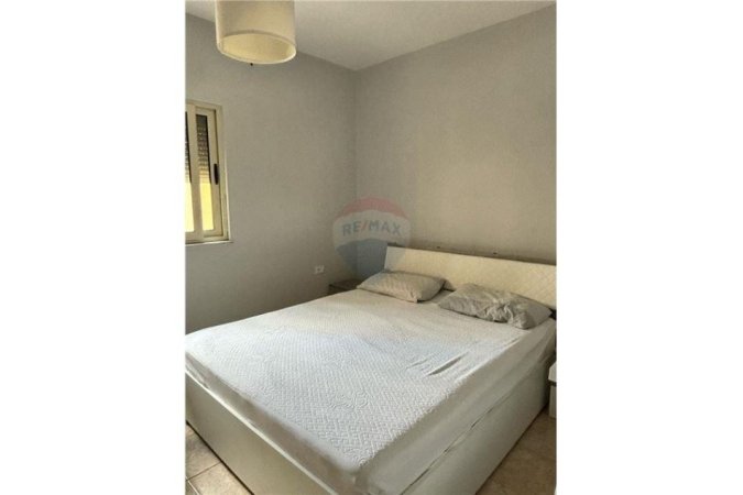 Tirane, jepet me qera apartament 1+1, Kati 1, 78 m2 500 € (ish fusha e aviacionit - Fusha e Aviacionit, Shqipëri)