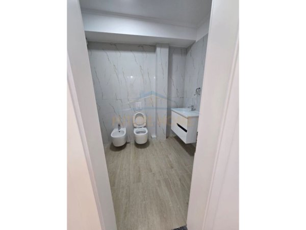 Tirane, shes apartament 1+1, Kati 4, 63 m2 120,000 € (Riza Cerova)