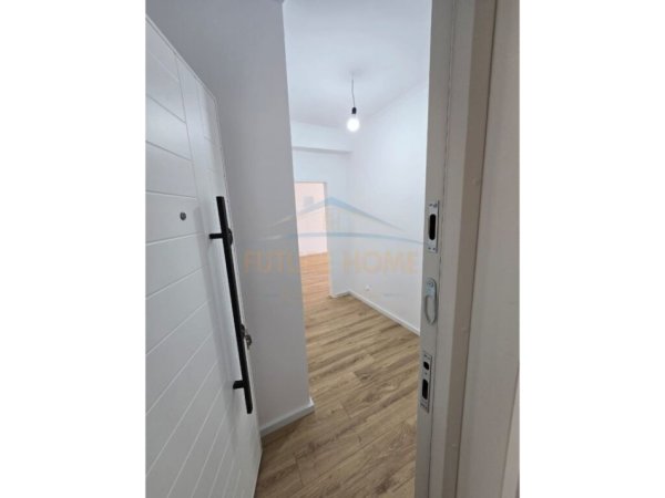 Tirane, shitet apartament 1+1, Kati 4, 40 m2 75,000 € (Rruga Riza Cerova)