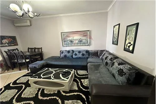 Tirane, 1+1, Kati 5, 60 m2 430 € (Rruga e Brrikadave - Pazari i Ri - Rruga e Barrikadave, Shqipëri)