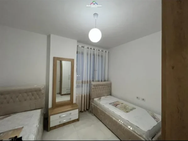 Tirane, jepet me qera apartament 2+1, Kati 7, 112 m2 400 € (kamez)