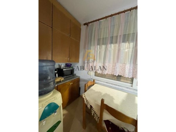 Durres, shitet apartament 2+1, Kati 2, 72 m2 85,000 € (Gjykata e Durresit)