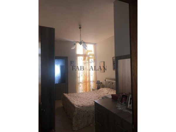 Tirane, jepet me qera apartament 2+1, Kati 5, 80 m2 450 € (Astir)