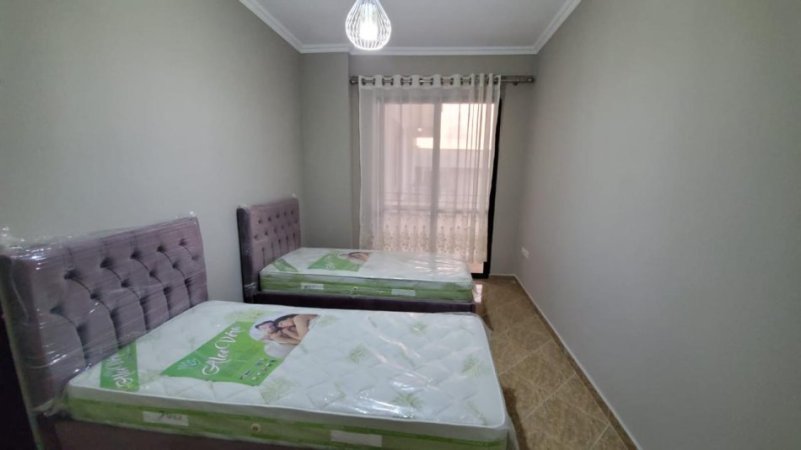 Tirane, shes apartament 2+1+Ballkon, Kati 8, 102 m2 120,000 € (Yzberisht)