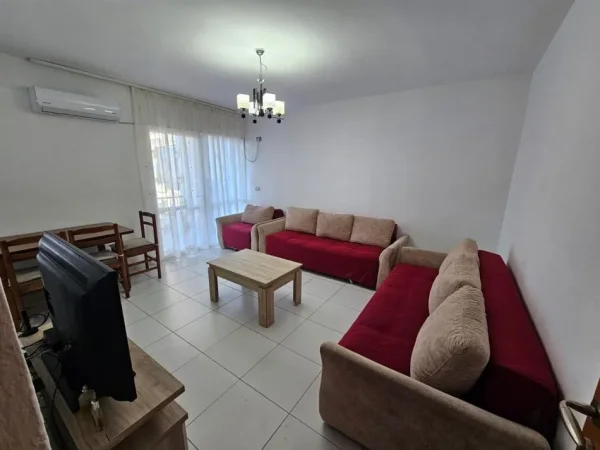 Tirane, jepet me qera apartament 3+1+Ballkon, Kati 4, 90 m2 600 € (rruga Bardhyl)