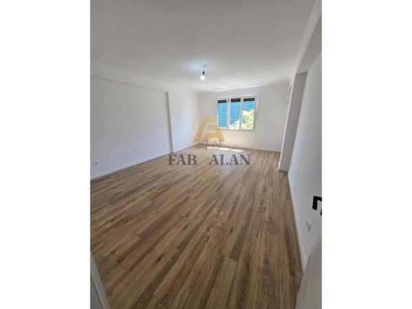 Tirane, shitet apartament 1+1, Kati 4, 71 m2 120,000 € (Shkolla e Kuqe)
